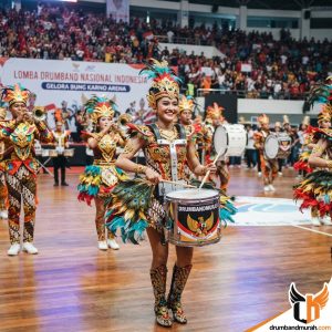 Kostum Drumband Tema Karnaval untuk Penampilan Meriah